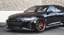 Zwarte Audi RS 6 met Vossen-velgen (brons)