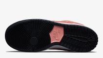 Nike Dunk in Porsche-kleuren Pink Pig
