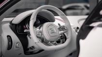 Roze Bugatti Chiron Sport