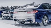 BMW M5 in de sneeuw