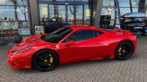 YouTuber Gio haalt Ferrari 458 Speciale