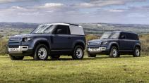 Twee Land Rover Defender 90 Commercial (grijs kenteken)