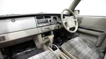 Interieur Nissan Rasheen (Hummer ombouw)