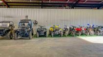 Quads, ATV en karts bij de Airbnb met racebaan