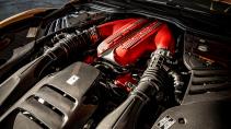 V12 in de Ferrari 812 Competizione