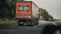 Vrachtwagen op de snelweg