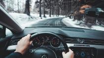 auto stugger in de winter