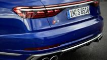 Achterlichten en uitlaat Audi S8 (2022)