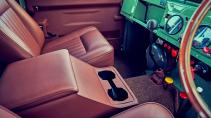 Everrati Land Rover 2022 restomod: interieur stoelen middenconsole