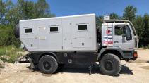 Je kunt nu deze oude Dakar-vrachtwagen als camper huren
