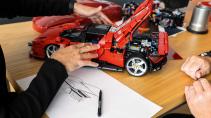 Lego Ferrari Daytona SP3 met schets