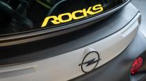 Opel Rocks-e 2022: 1e rij-indruk - logo achterkant
