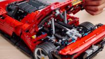 Motor LEGO Ferrari Daytona SP3