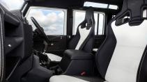 Land Rover Classic Defender Works V8 Trophy II 2022 interieur stoelen Recaro