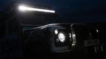 Land Rover Classic Defender Works V8 Trophy II 2022 spotlight led lichtbalk donker