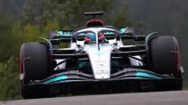 George Russell in de Mercedes W13