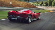 Ferrari Daytona SP3 rijdend achter op Spa-Francorchamps