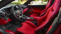 Ferrari SP51 interieur
