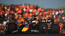 Max Verstappen rijdt op Circuit Zandvoort tijdens F1-race