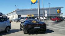 Bugatti La Voiture Noire gespot bij de Lidl
