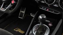 Audi TT RS Iconic Edition interieur versnellingspook