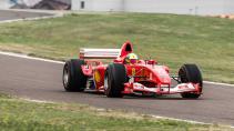 Ferrari F2003 GA F1-auto Michael Schumacher rijdend op Fiorano door Mick Schumacher