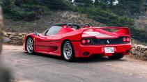 Ferrari F50 van Michael Schumacher schuin achter