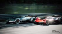 Ferrari Vision Gran Turismo rijdend op een circuit zijkant
