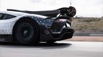 TopGear TV-show seizoen 33 aflevering 3 Mercedes AMG-One rijdend op de Nürburgring met Chris Harris achterkant