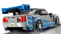 Lego Nissan Skyline GT-R R34 van Fast and Furious schuin achter