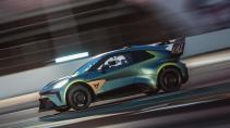 Cupra UrbanRebel Racing rijdend schuin achter