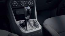 Dacia Jogger 140 Hybride interieur versnellingspook automaat
