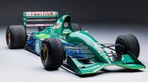 Jordan 191 F1-debuutauto van Michael Schumacher schuin voor
