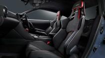 Nissan GT-R interieur kuipstoelen Recaro