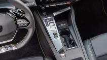 Peugeot 408 Hybrid 225 GT pook en middenconsole