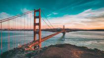 Golden Gate Bridge bij zonsondergang