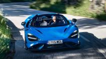 McLaren 765LT Spider rijdend voorkant