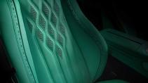 Mercedes Maybach GLS mint groen door tuner Carlex Design zitting