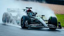 Mercedes W14 shakedown in de regen Silverstone