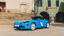 Alpine A110 San Remo 73 schuin voor
