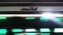 GP van Saoedi-Arabië 2023 Red Bull rijdend zijkant weerkaatsing licht
