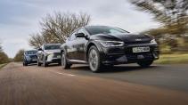 Kia EV6 GT-Line Nissan Ariya 87 kWh Evolvo Toyota bZ4x Premium rijdend voorkant