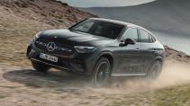 Mercedes GLC Coupé rijdend schuin voor
