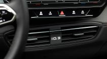 Volkswagen ID.3 facelift 2023 interieur midden knoppen ID.3 badge