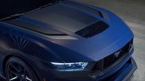 Ford Mustang Dark Horse motorkap