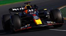 GP van Australië 2023 Verstappen rijdend schuin voor