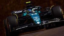GP van Azerbeidzjan 2023 vrije training: Alonso rijdend voorkant