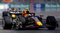 Pérez rijdend voor Verstappen GP van Azerbeidzjan 2023