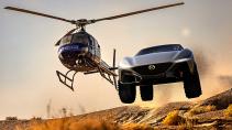 Mazda DX-Vision concepauto sprong naast helikopter