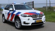 Gepantserde BMW X5 Security Plus van de politie (Buitenbewaking Schiphol)
